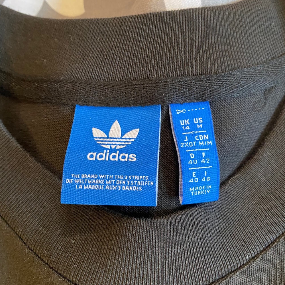 ⚡️NWOT Adidas Originals Gold Trefoil Oversided Tee - Picture 9 of 9